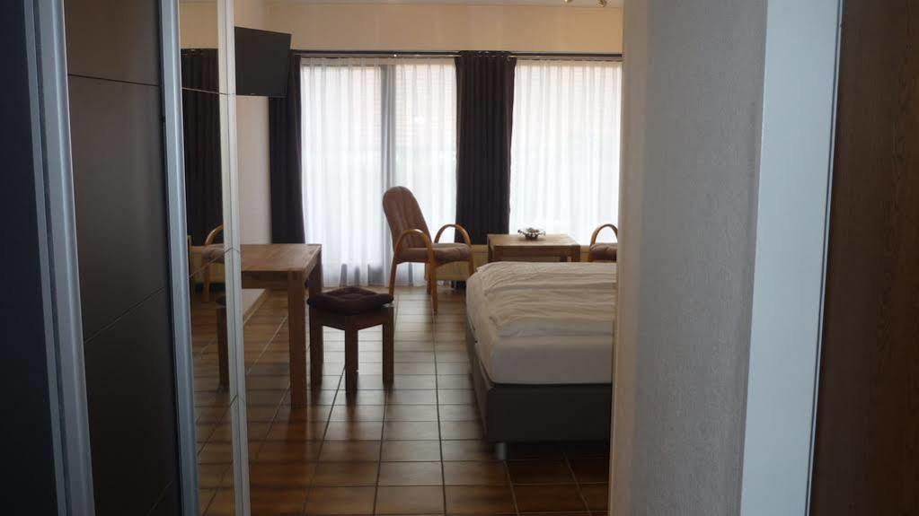 Forsthaus Alter Foerster Hotel Бад Ойнхаузен Екстериор снимка