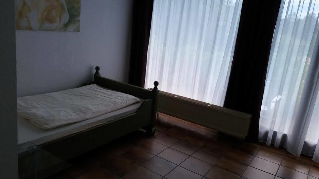Forsthaus Alter Foerster Hotel Бад Ойнхаузен Екстериор снимка