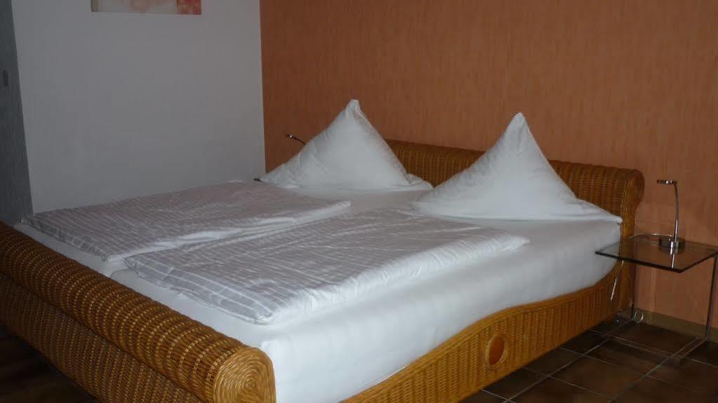 Forsthaus Alter Foerster Hotel Бад Ойнхаузен Екстериор снимка