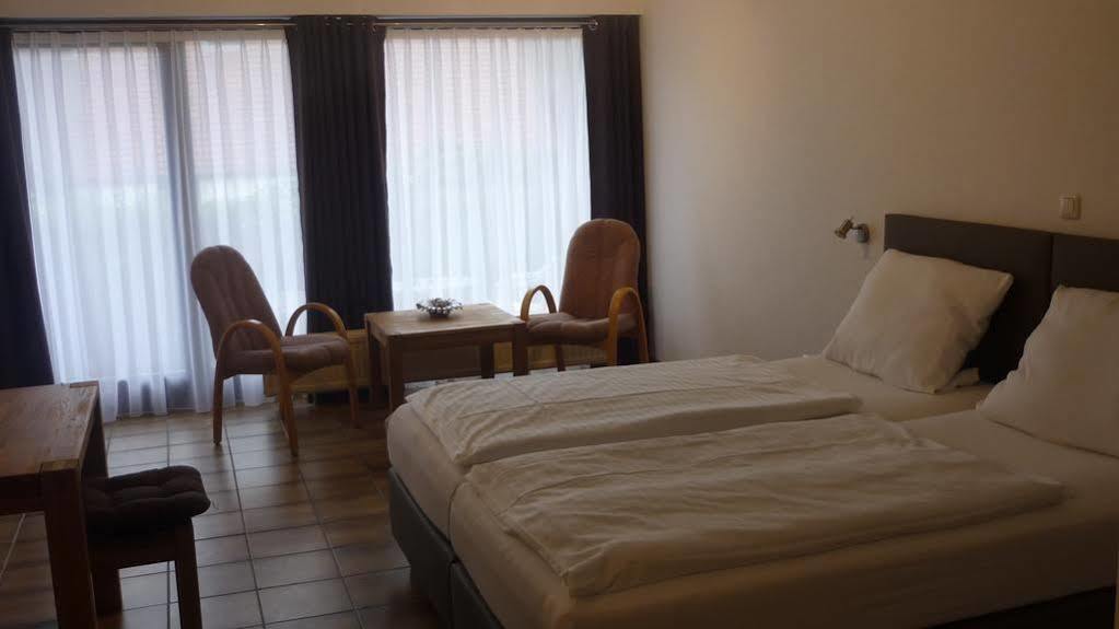 Forsthaus Alter Foerster Hotel Бад Ойнхаузен Екстериор снимка