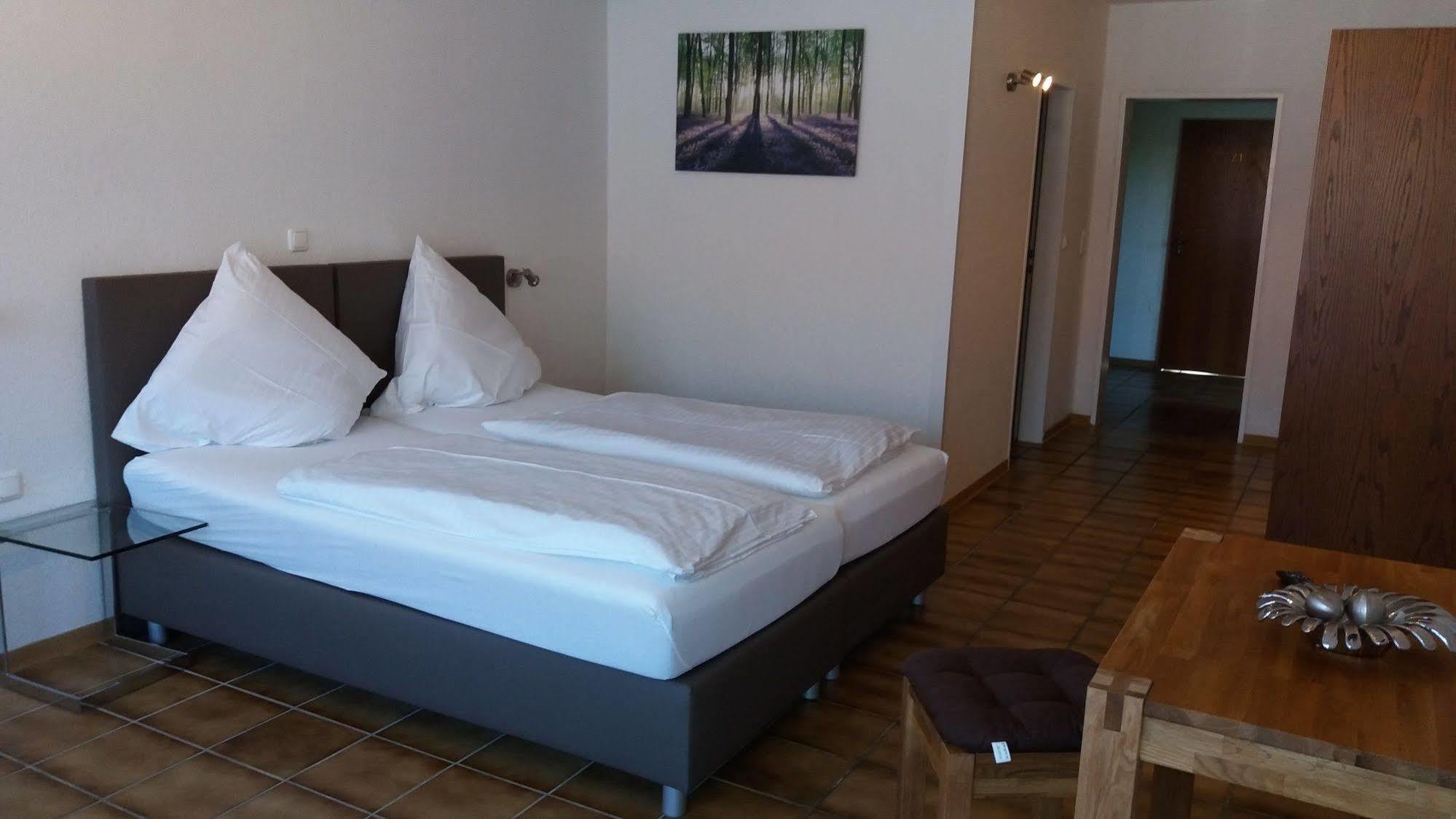 Forsthaus Alter Foerster Hotel Бад Ойнхаузен Екстериор снимка